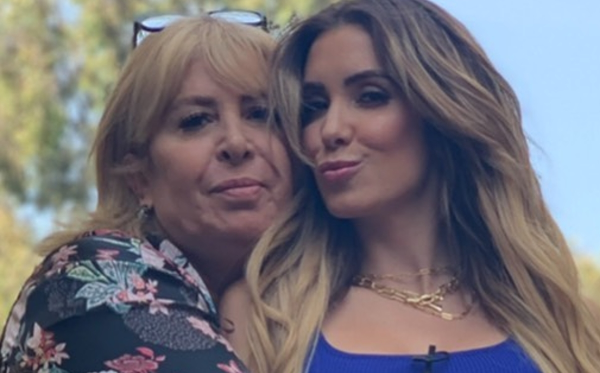 La conductora pudo recibir un mensaje de su mamá a través de una médium (Instagram).