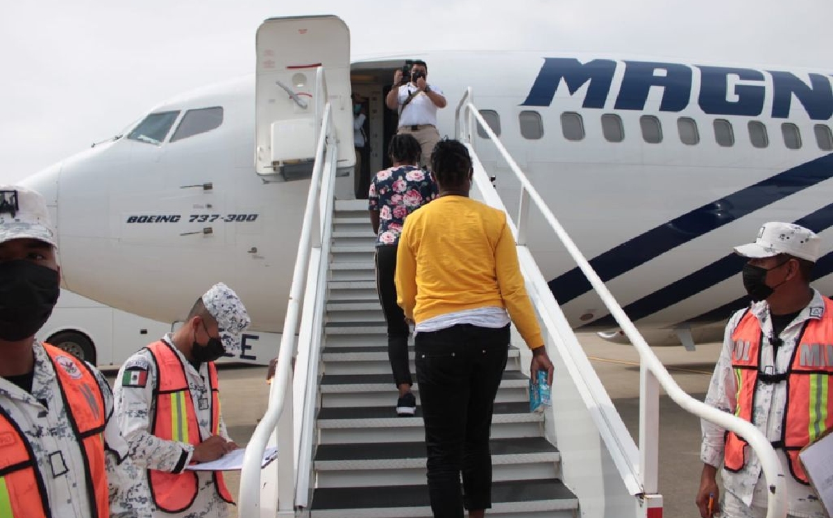 El grupo de migrantes estaba conformado por 41 hombres, 16 mujeres y 13 menores de edad. (Especial)