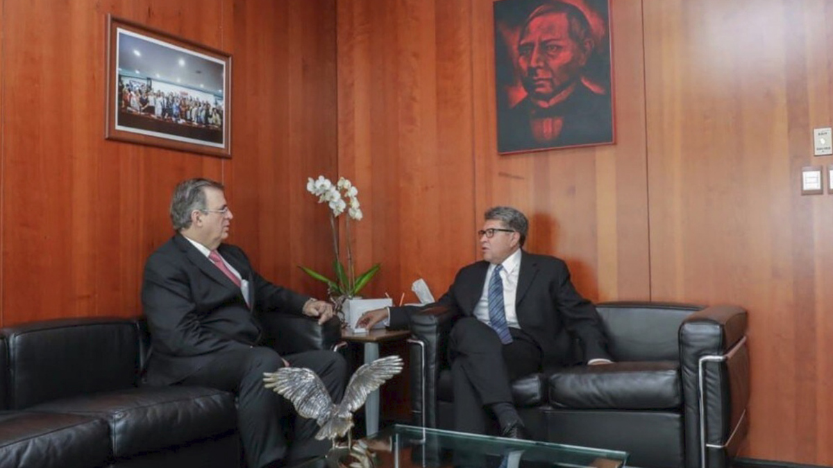 Marcelo Ebrard y Ricardo Monreal hablan de "pura política exterior"