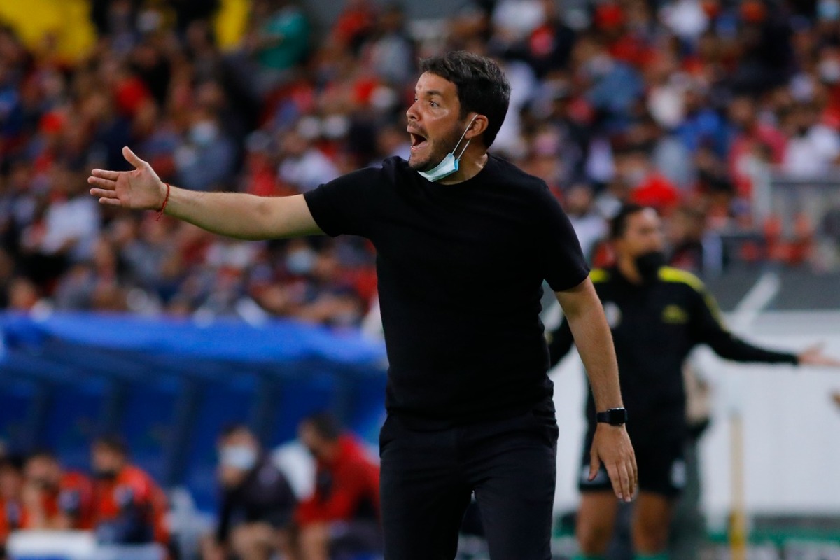 Nicolás Larcamón, técnico de Puebla (Imago 7)