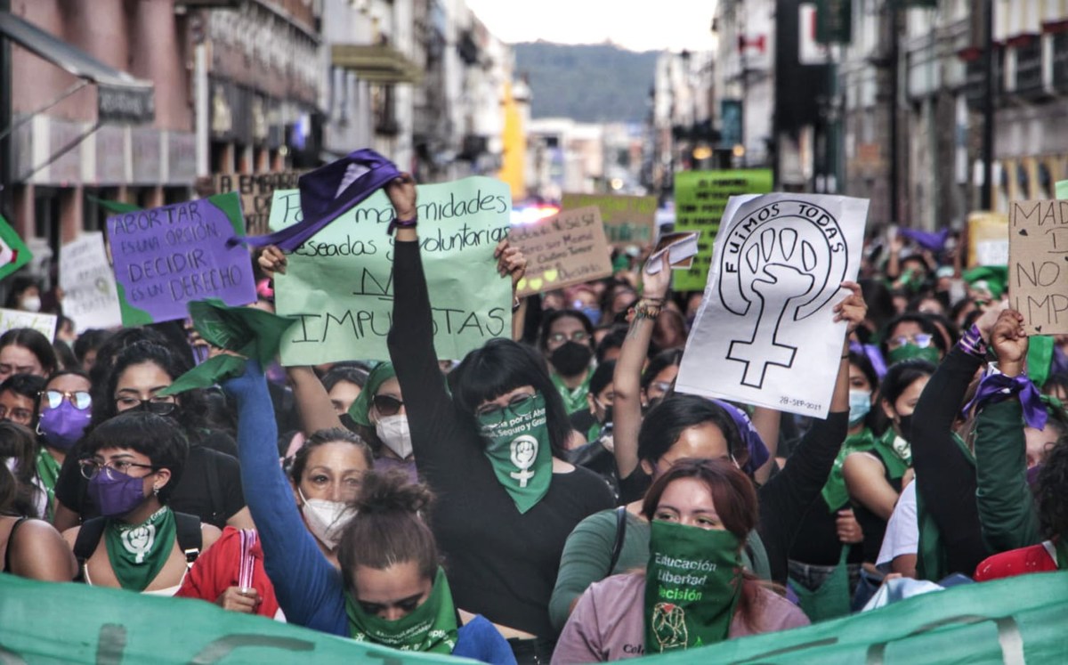 En Puebla feministas realizan marcha por un aborto legal y seguro | Melanie Torres