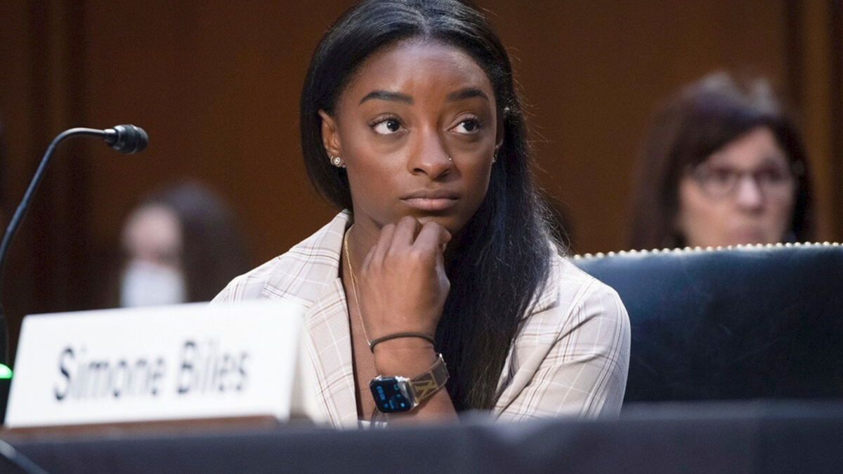 Simone Biles confiesa que debió renunciar antes de Tokio 2020