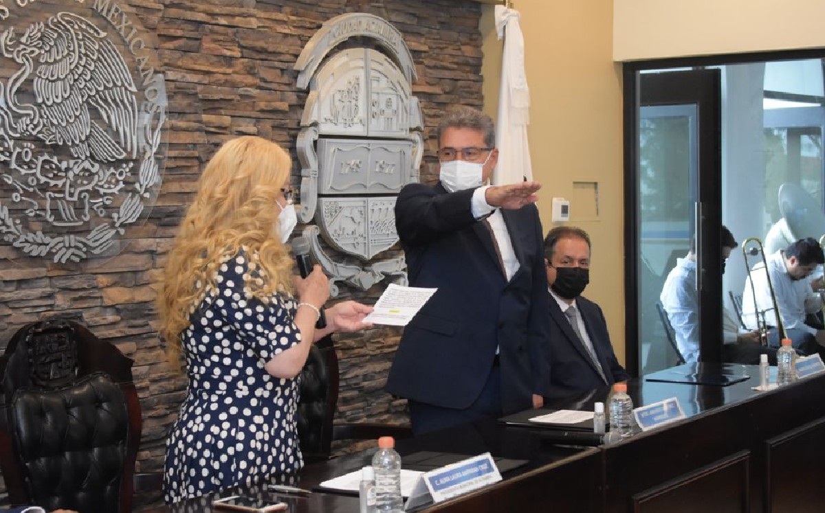 Armando Martínez toma protesta como alcalde de Altamira. (Cortesía)