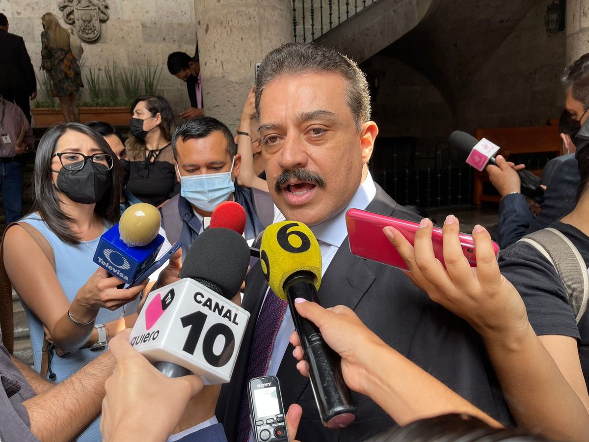 Carlos Lomelí aseguró que desde su regiduría van a revisar los contratos de la empresa Caabsa Eagle. (Karla Rodríguez)