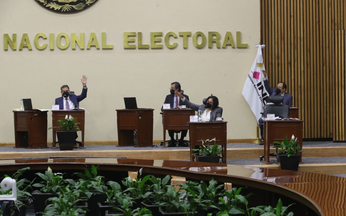 El consejero Jaime Rivera  aseguró que el INE no quita distritos y mucho menos derechos. | Especial