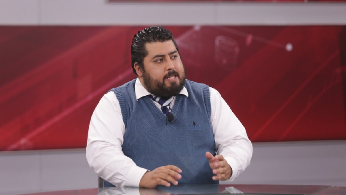 Sale del reclusorio Sur el abogado de Miss Moni, dueña del Rébsamen