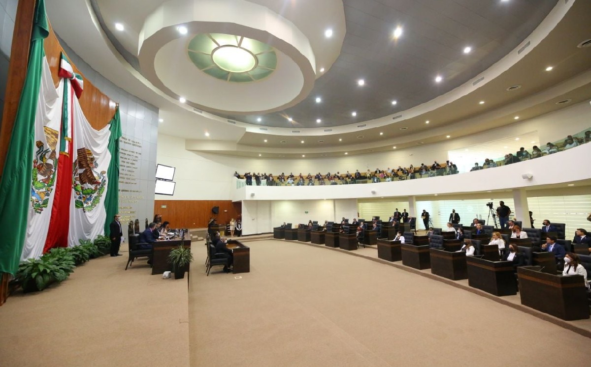 Toman protesta nuevos diputados del Congreso de Tamaulipas. (Cortesía)