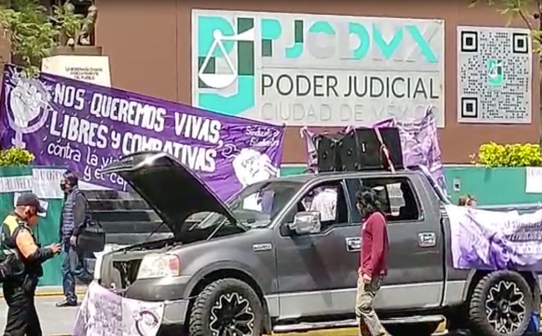 Feministas protestan frente al Poder Judicial de la CdMx- Grupo Milenio