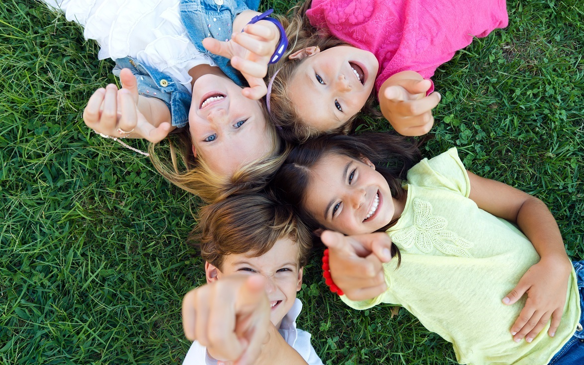 Las amistades son importante, ya que con ellas se puede generar una red de apoyo sólida. (freepik.es)
