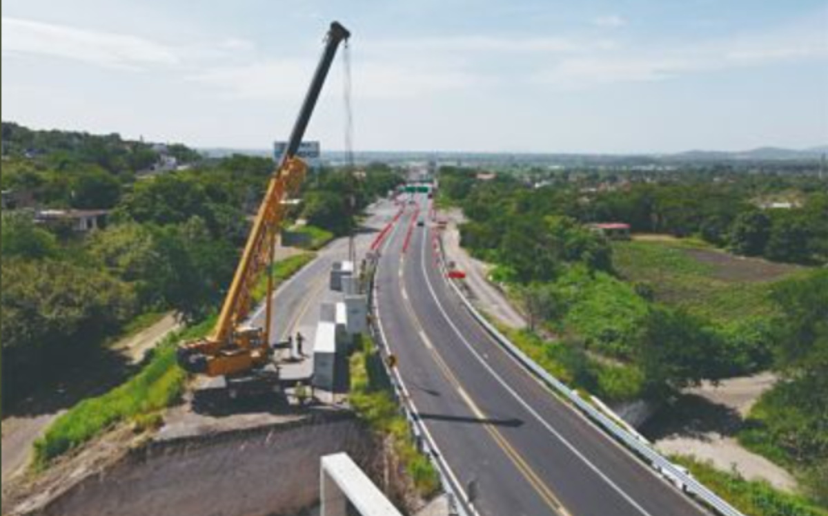 La carretera cuenta con una inversión de 4 mil 395.5 mdp. Foto: ESPECIAL