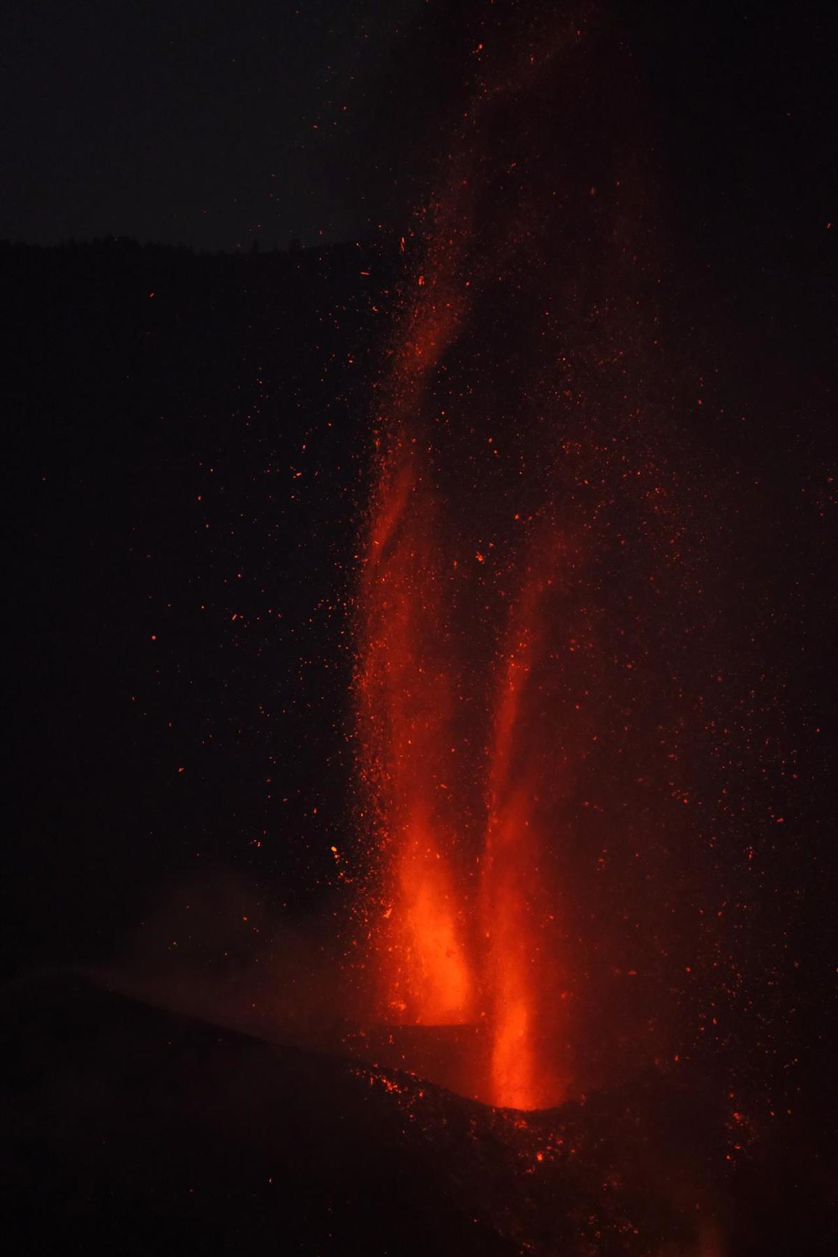 El volcán lleva días haciendo erupción. (EFE)