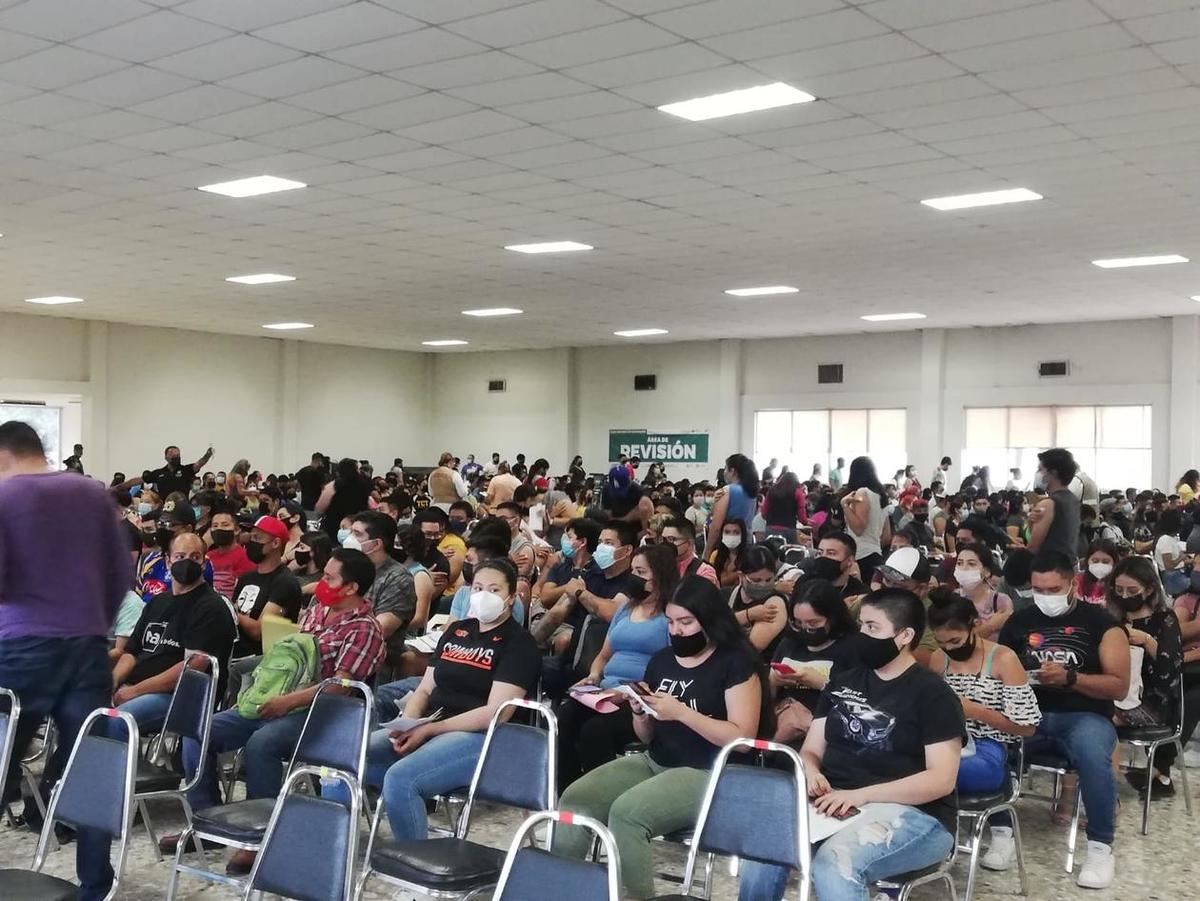 Escobedo inicia vacunación covid para mayores de 18 años. Foto: Sandra González.