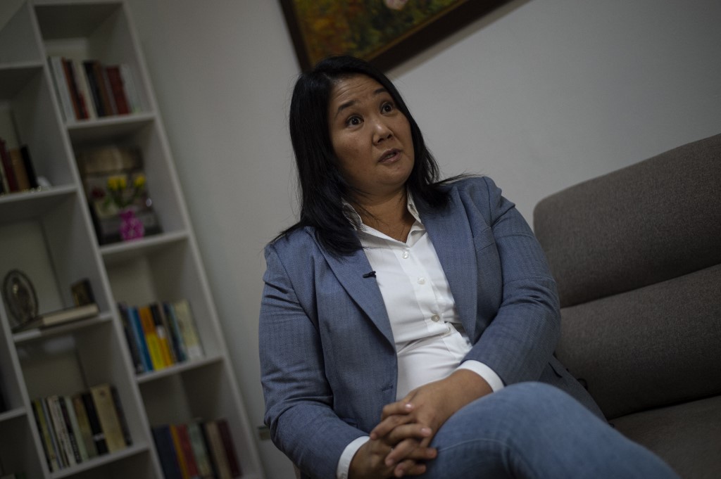 Keiko Fujimori es también la hija del ex presidente Alberto Fujimori, acusado de delitos de lesa humanidad. (AFP)