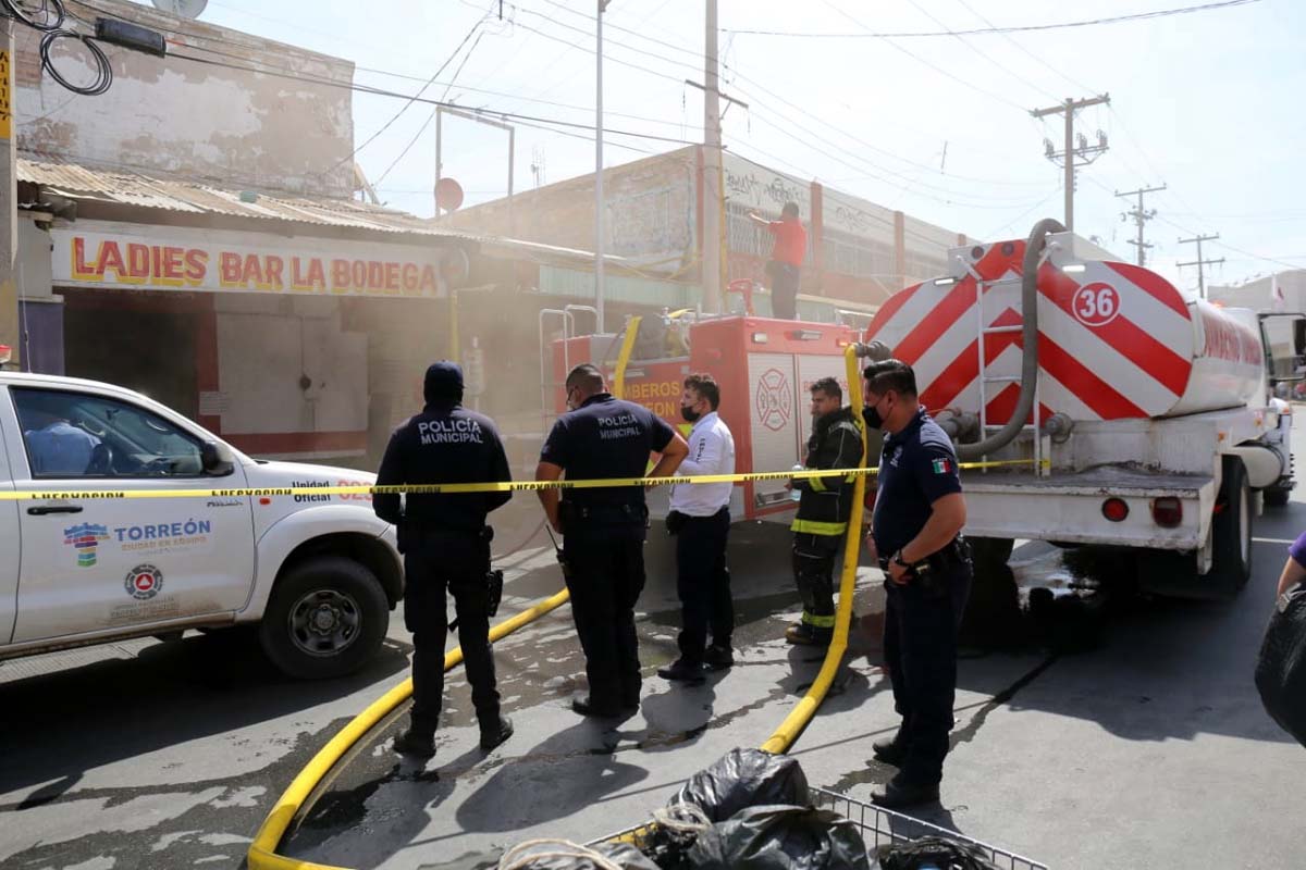Posiblemente el fuego se originó en la cocina. (Mauricio Román)