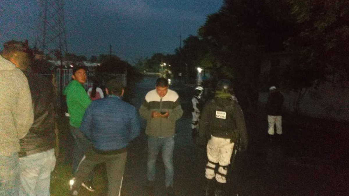 Se desborda río en Querétaro por lluvias