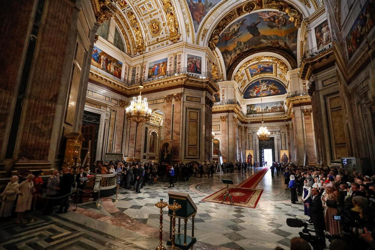 La ceremonia se realizó en la catedral de San Isaac. (EFE)