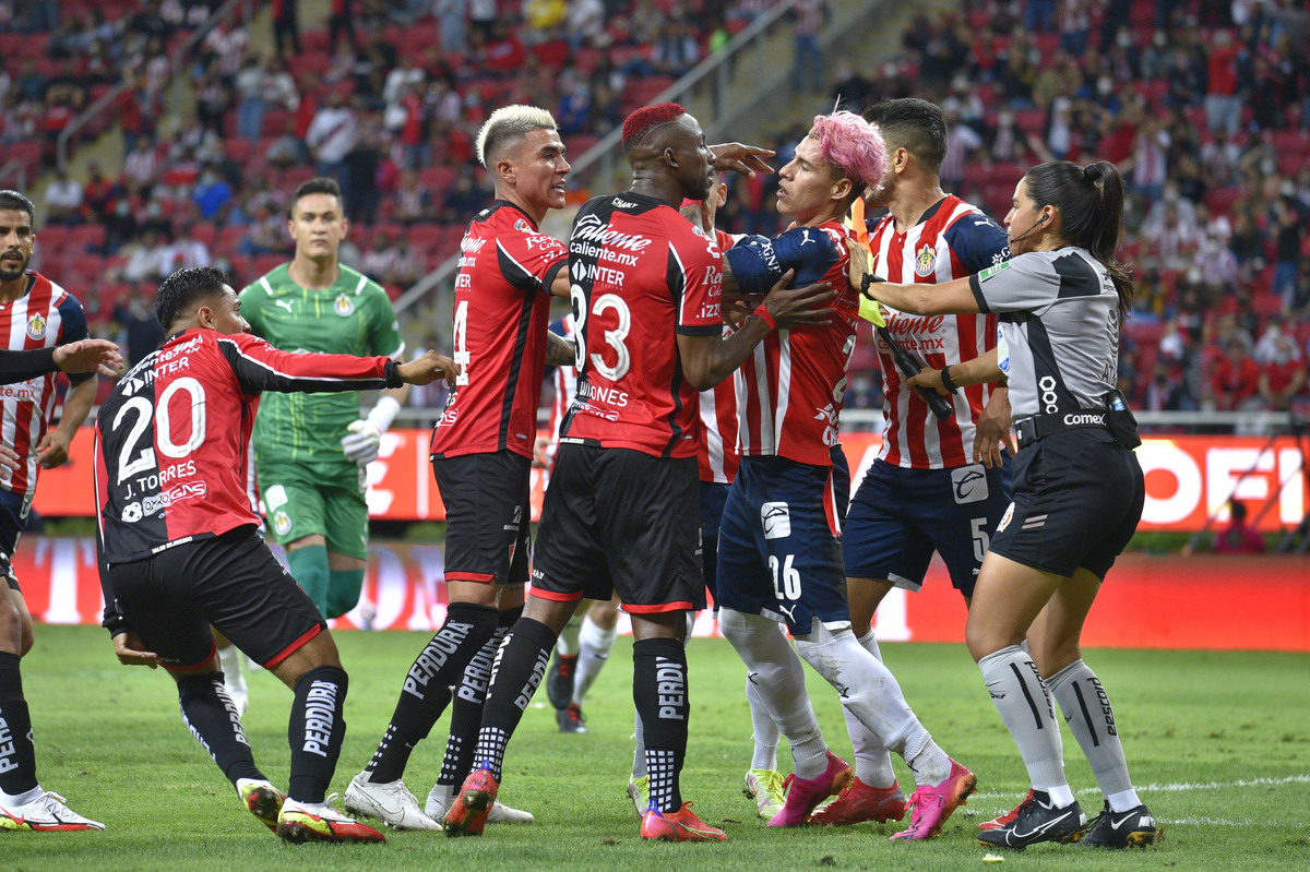 La pelea entre Chivas y Atlas (Imago7)