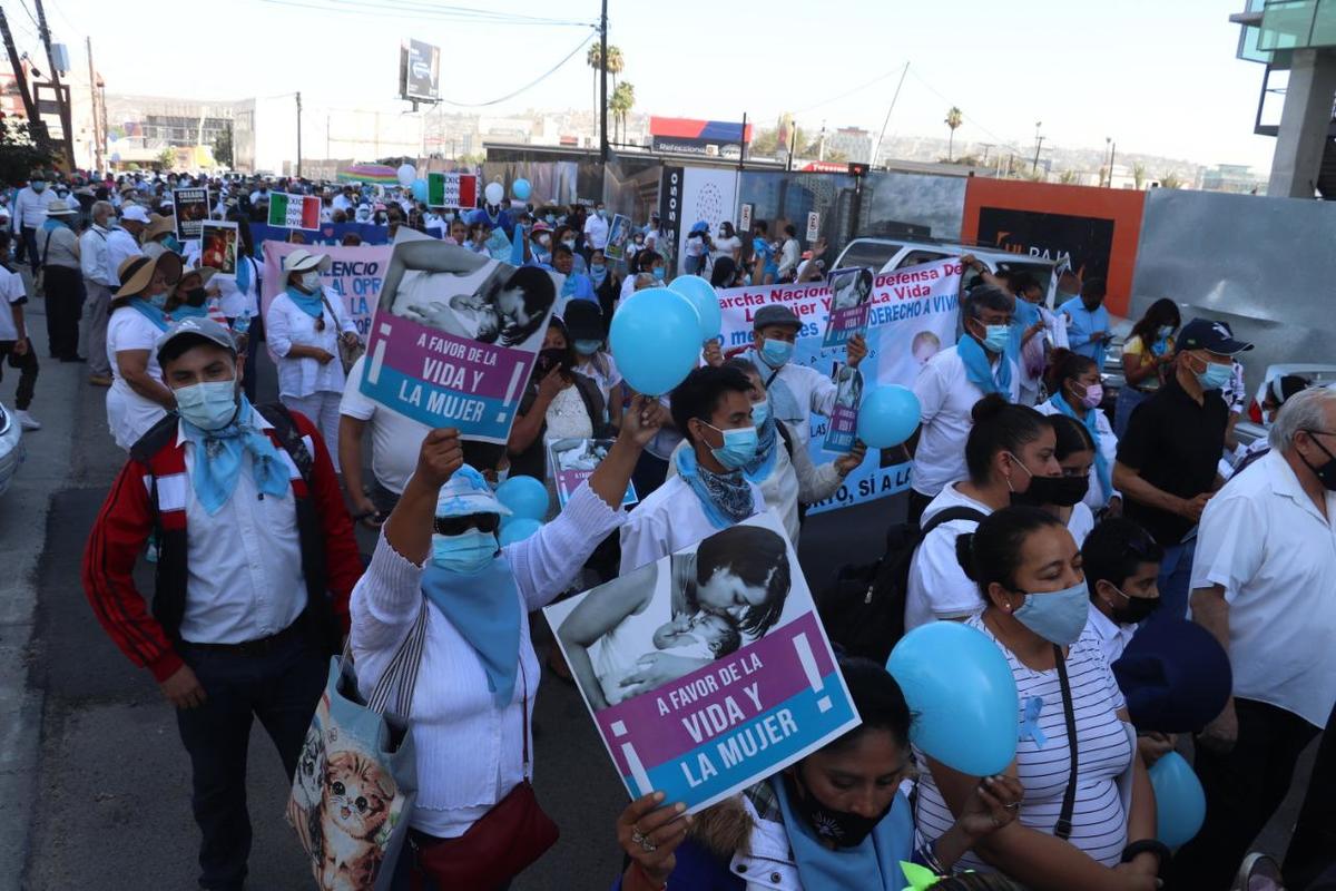 Marcha pro vida en Tijuana. | Said Betanzos