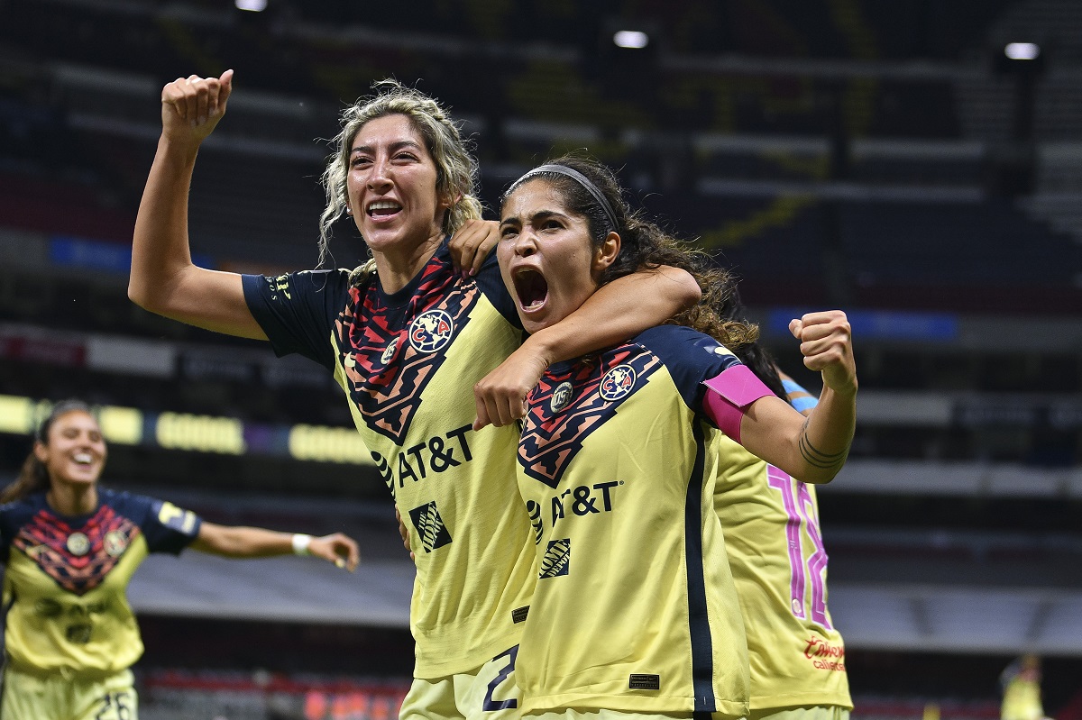 Daniela Espinosa en festejo durante Clásico Joven ante Cruz Azul (Imago7)