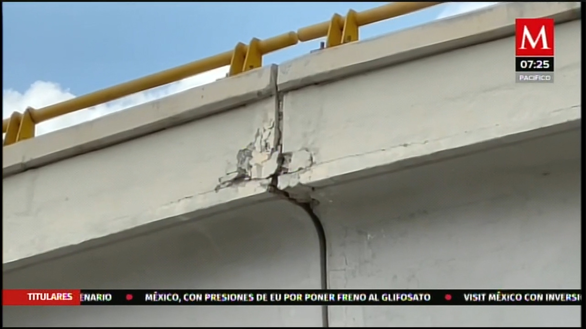 En Oaxaca cierran distribuidor vial por daños en la estructura