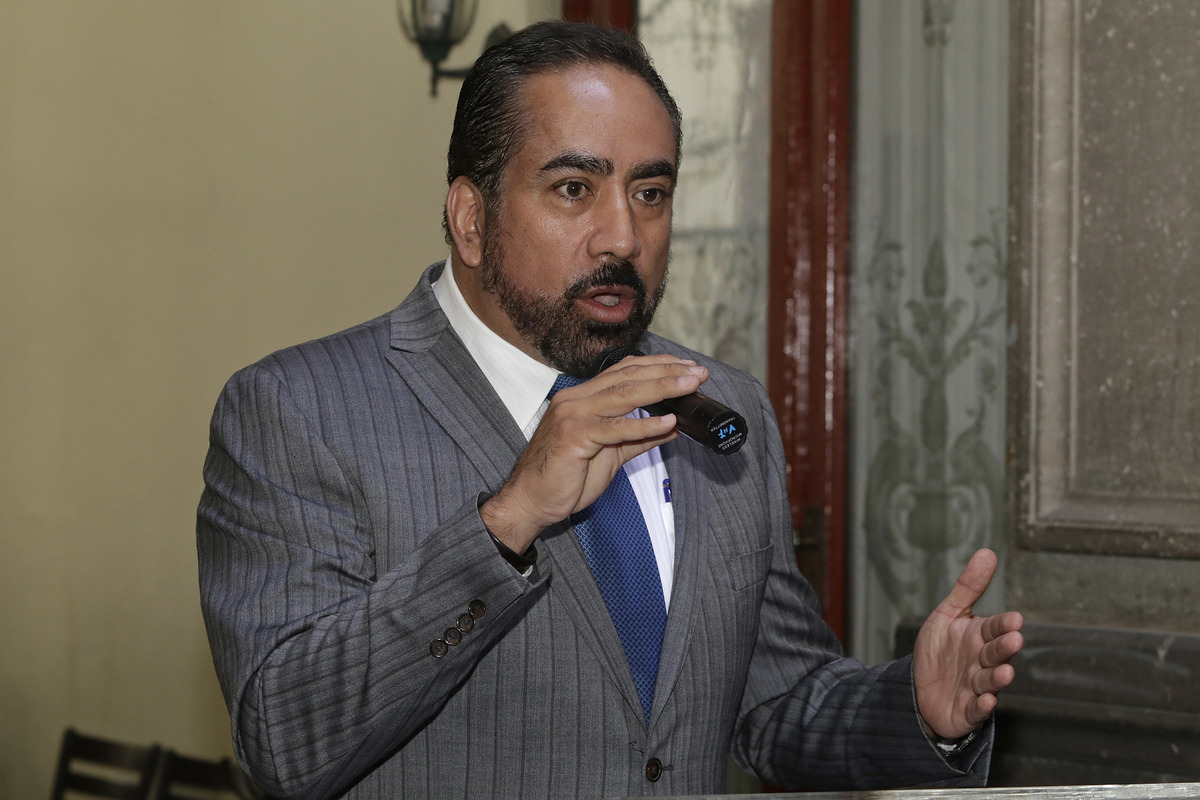 Rafael Micalco propone estrategias para el proceso de vacunación a mayores de 18 años. (Agencia Enfoque)