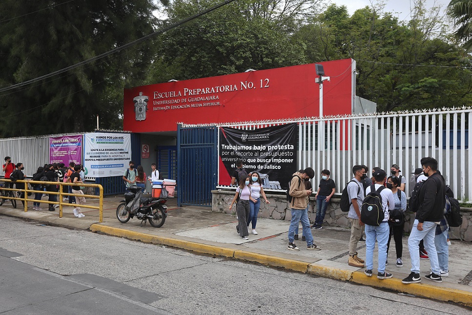 Descienden los casos de covid-19 en escuelas, afirma Juan Carlos Flores Miramontes (Fernando Carranza)