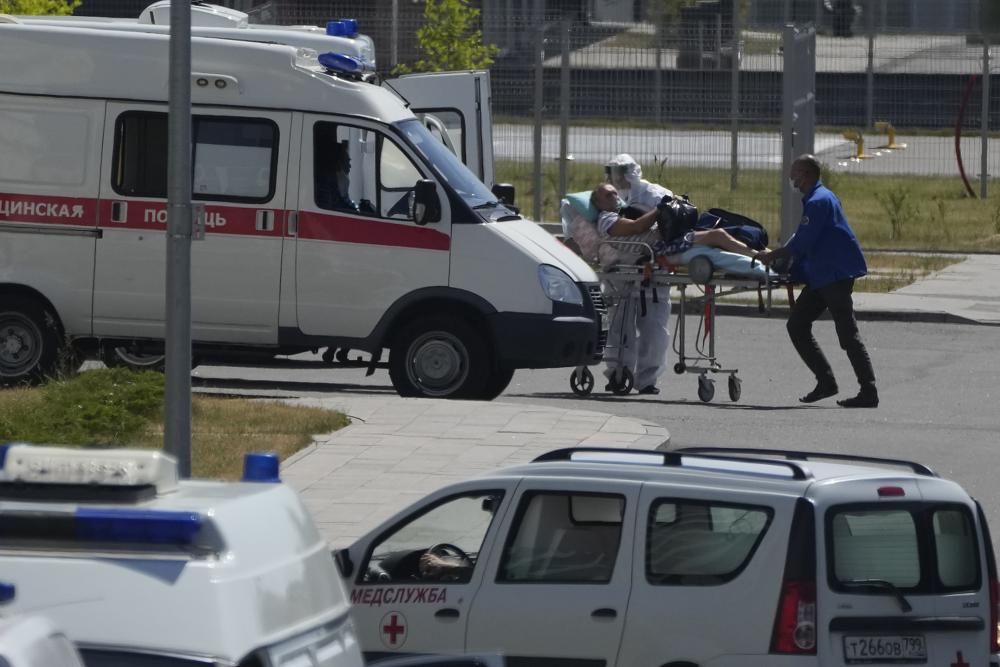 Muertes del virus en Rusia baten su tercer récord en un mes | AP