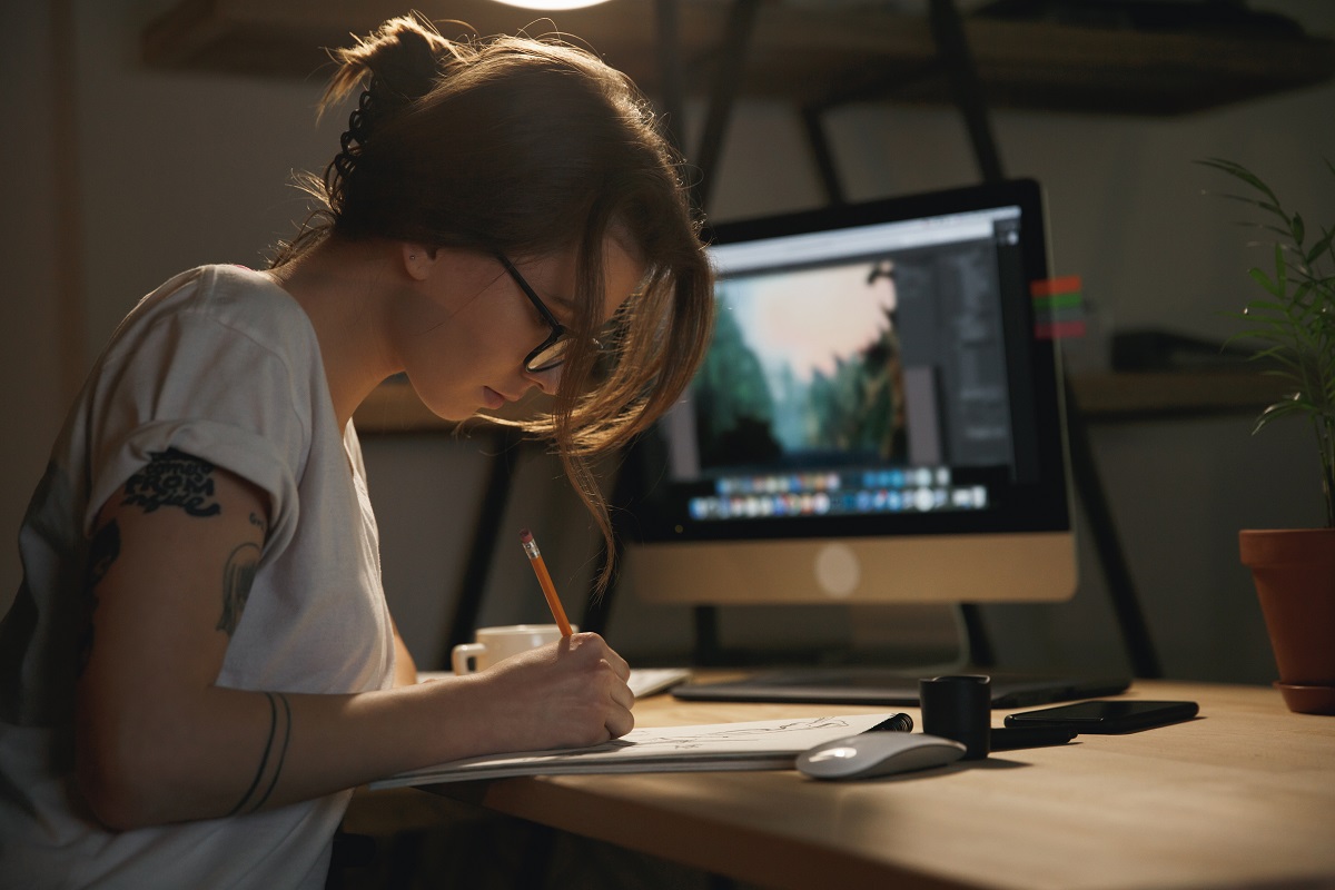 Con este reto, puedes mejorar tu constancia al igual que tu técnica al dibujar. (freepik.com)