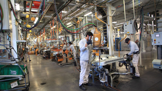 Desabasto de semiconductores en VW Puebla prolonga paro técnico