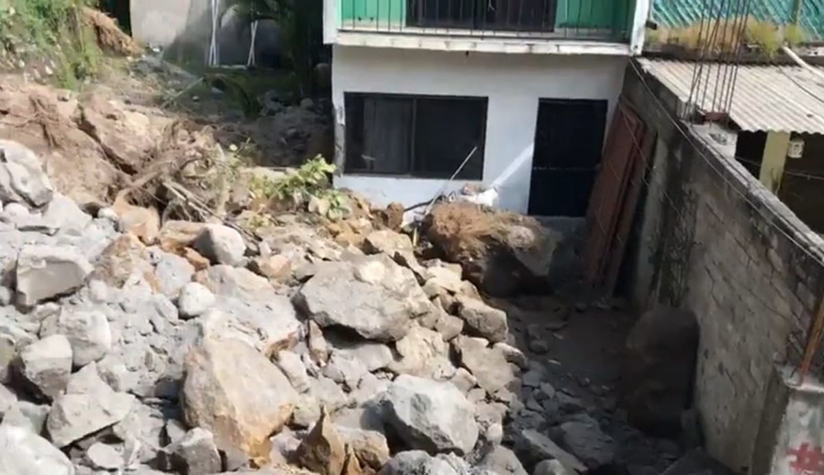 La población cercana al cerro fue evacuada para evitar riesgos. (Especial)