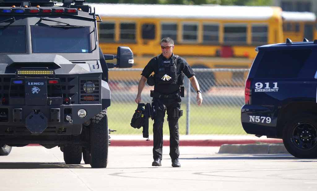 El tiroteo generó un despliegue de varias agencias de seguridad en Arlington, Texas. | AP