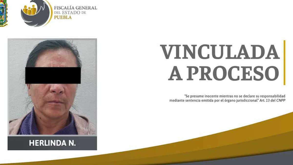 Vinculan a proceso a mujer que quemaba a su hija y nieta en Tecamachalco