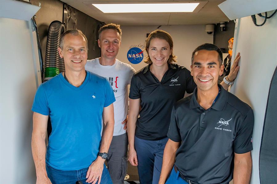 Astronautas de la tercera misión comercial tripulada de la NASA y SpaceX . (EFE)
