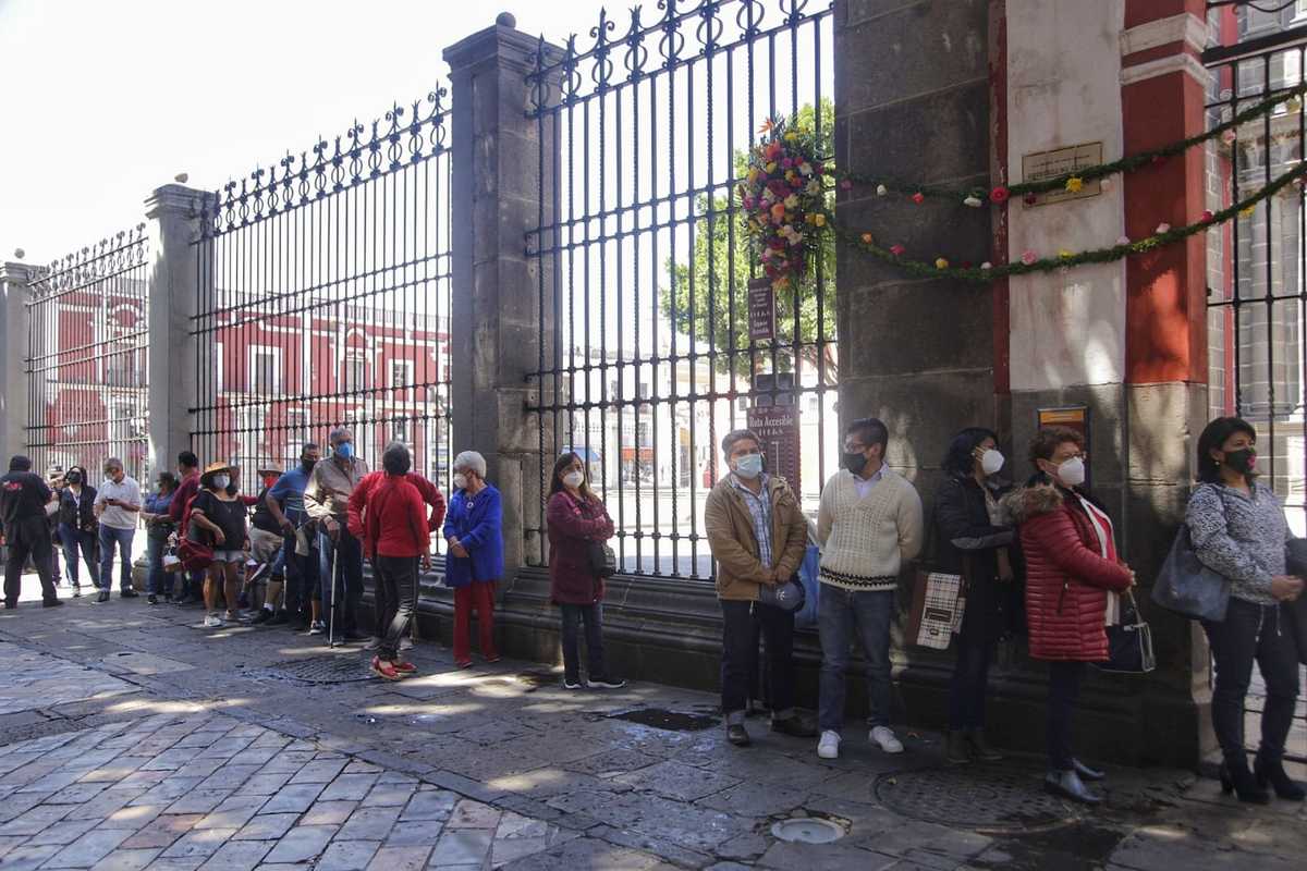 Católicos en Puebla acudieron hoy al Convento de Santo Domingo | Andrés Lobato