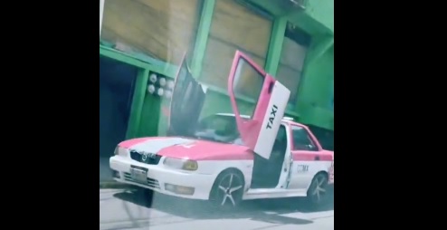 El video fue grabado desde otro carro.