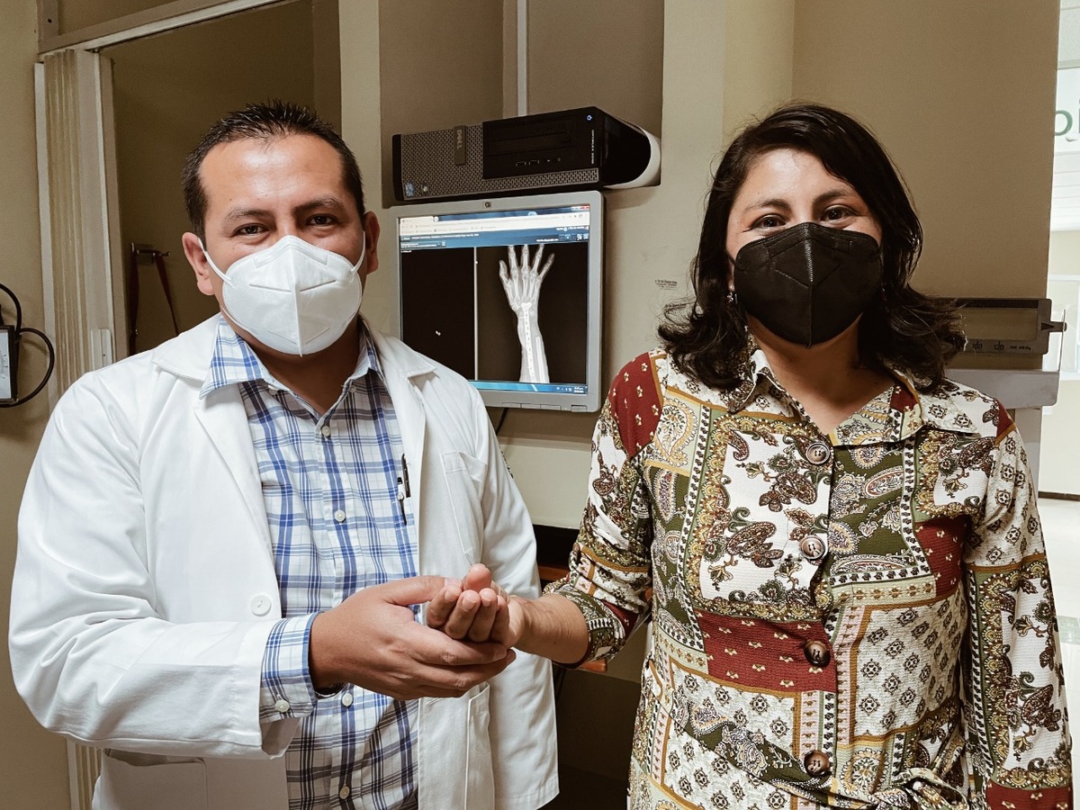 Para la cirugía intervinieron dos equipos quirúrgicos y duró aproximadamente tres horas. (IMSS)