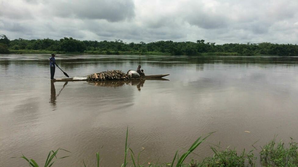 Cada año, decenas de personas mueren al atravesar el río Congo debido a que es su única forma de trasladarse. (Especial)