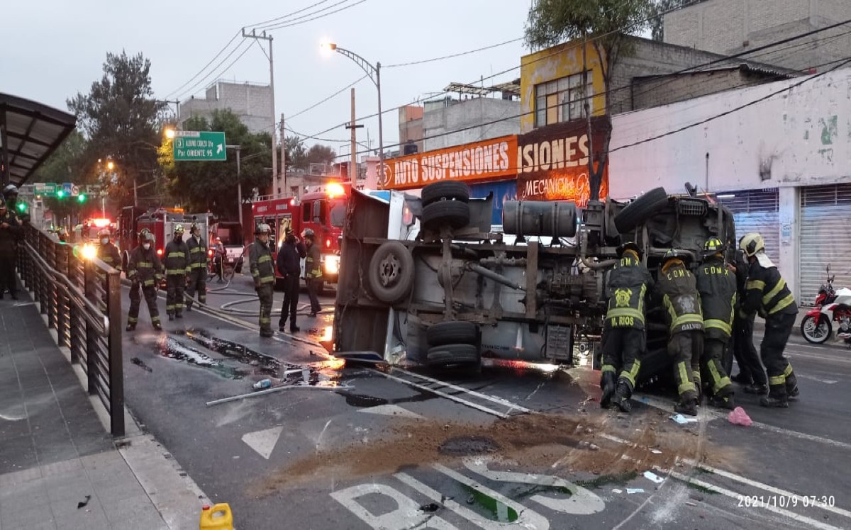 Tras al accidente una persona resulto lesionada | Twitter