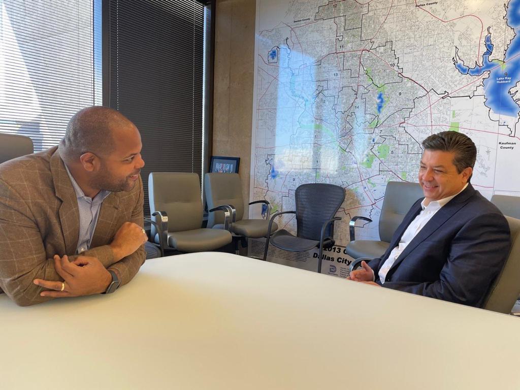 Eric Johnson, mayor de Dallas y el gobernador de Tamaulipas Francisco García Cabeza de Vaca.