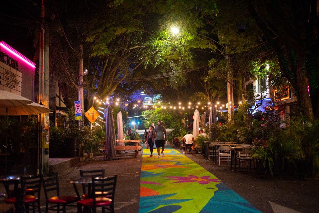 El Parque Lleras está en una de las zonas más exclusivas de Medellín. (Twitter)