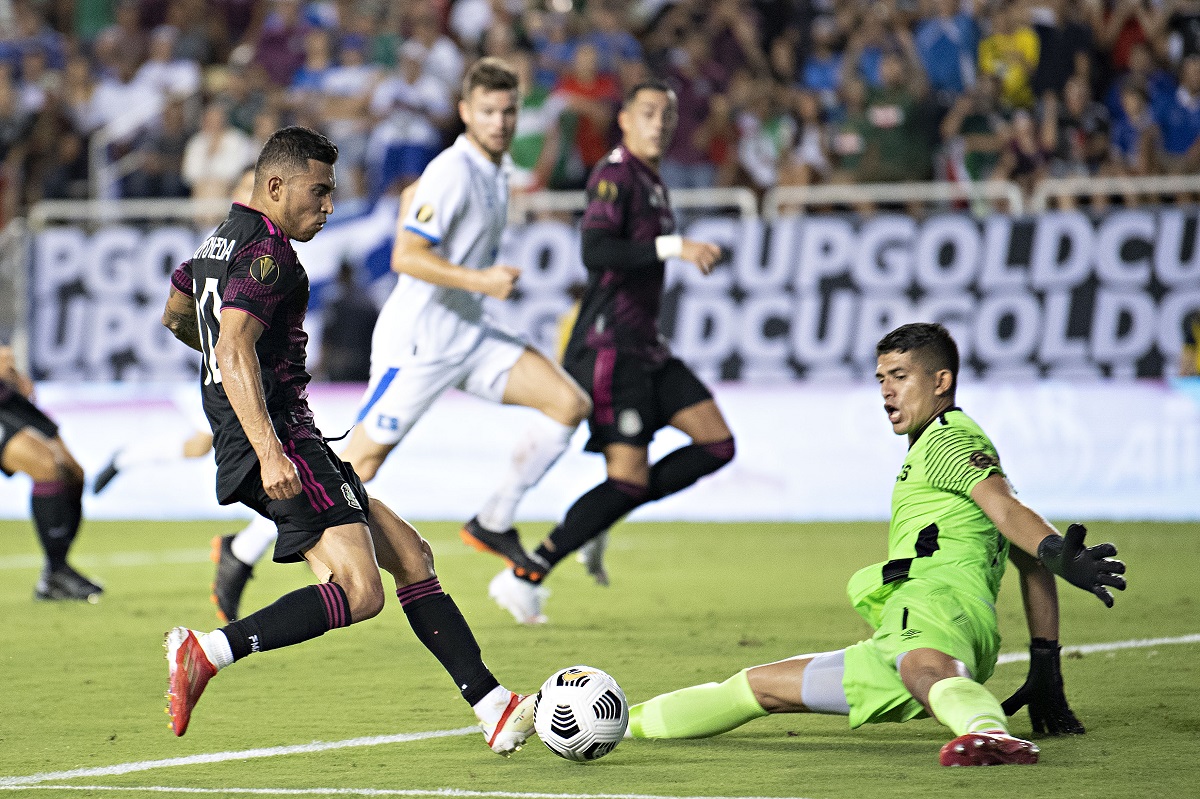 Selección mexicana en partido contra El Salvador (Imago7)