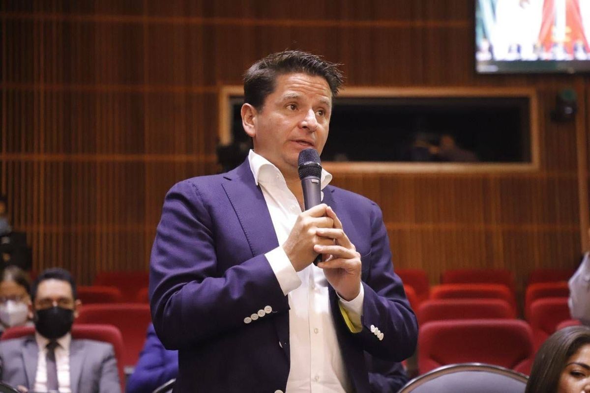 Cuauhtémoc Ochoa apoya reforma eléctrica. | Especial