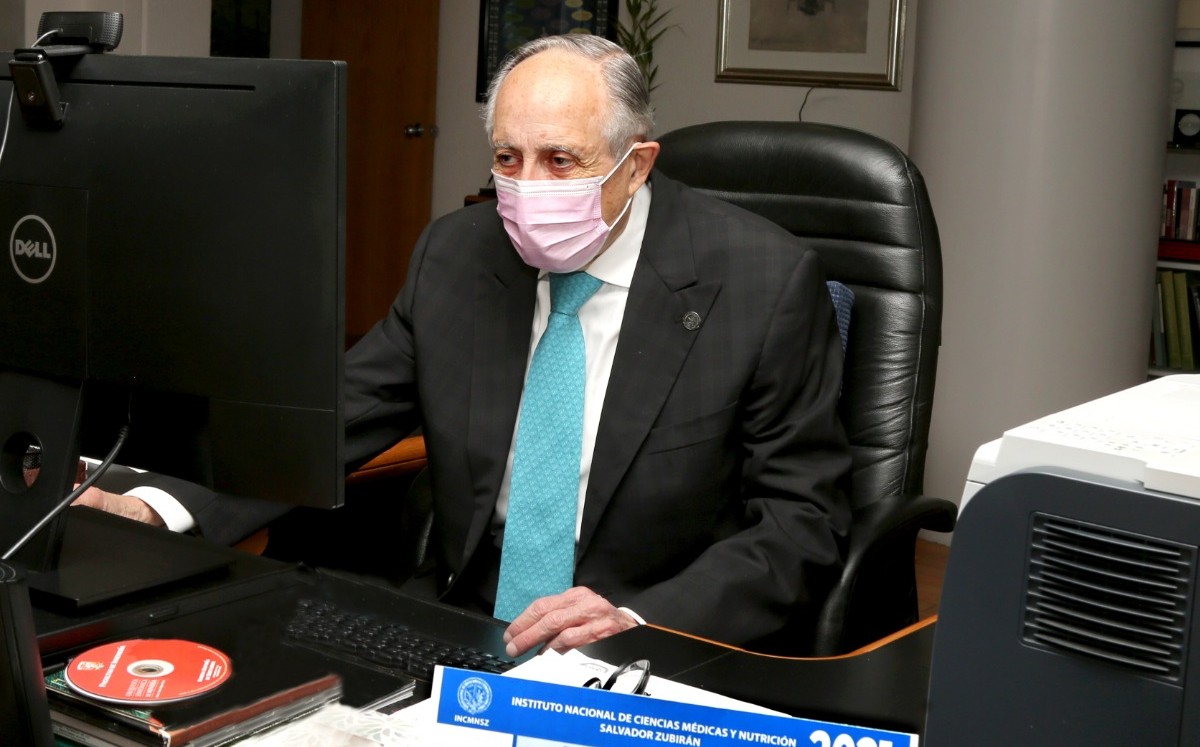 El Dr. David Kershenobich Stalnikowitz, Director General del INCMNSZ dio inicio a los festejos por su 75 aniversario. Foto: Twitter @incmnszmx