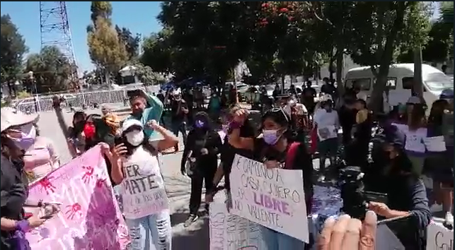 Se manifiestan por asesinatos de mujeres en Tehuacán | Especial