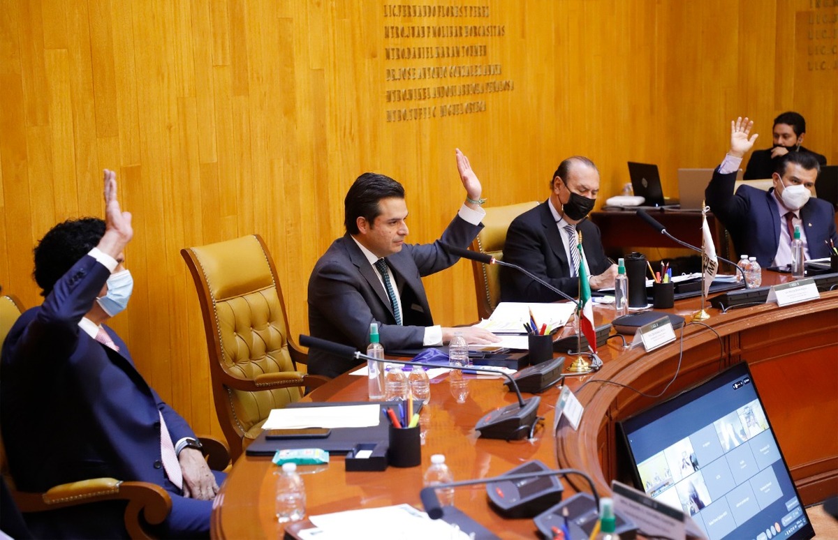 Primero se acordó aprobar los términos de la contestación al Pliego Petitorio con Emplazamiento a Huelga por Revisión Contractual y Salarial del SNTSS