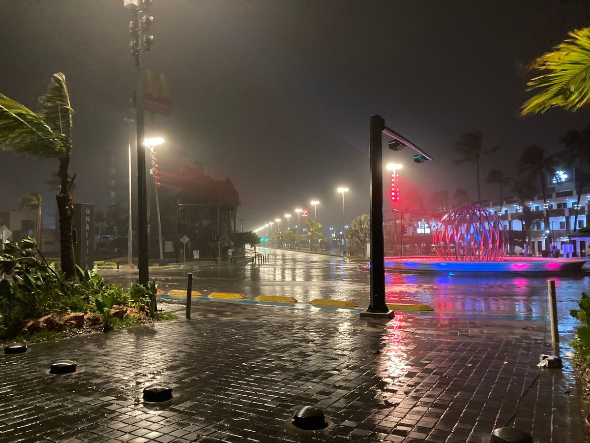 Los efectos de 'Pamela' fueron percibidos desde el lunes en Mazatlán. (Especial)