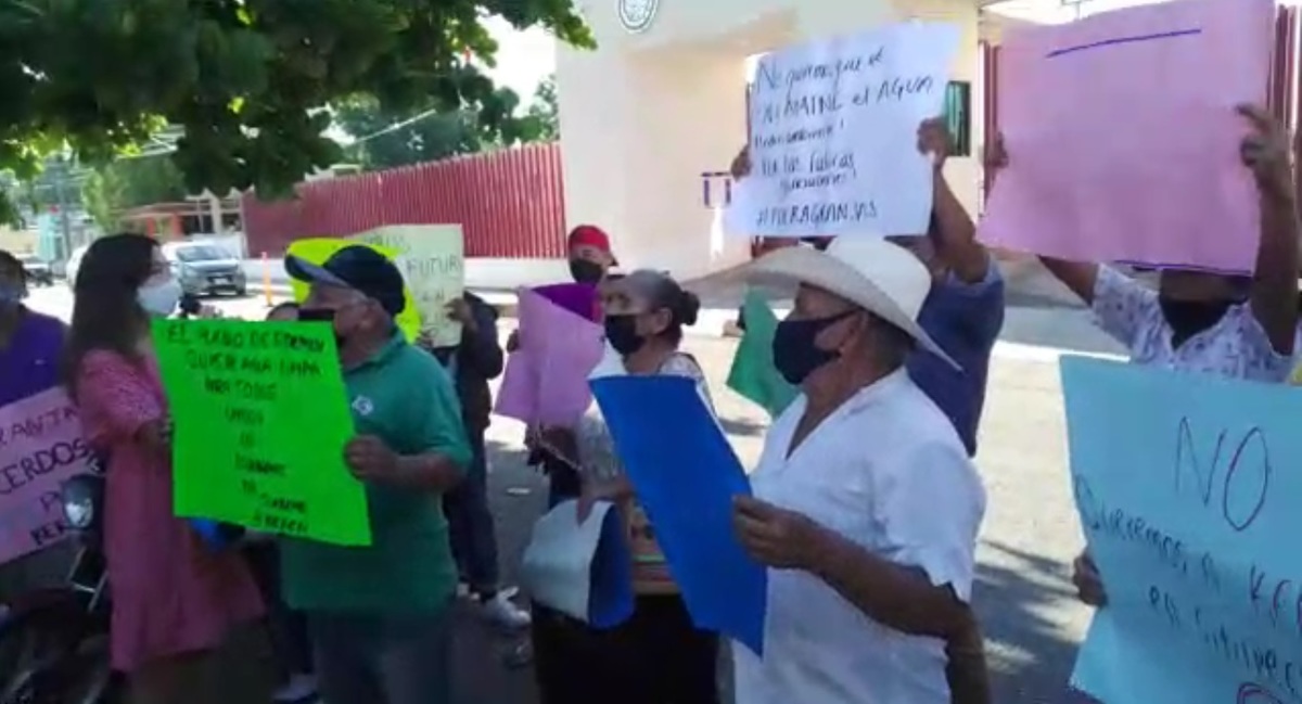 Los habitantes esperan que se otorgue la suspensión de la mega granja. (Especial)
