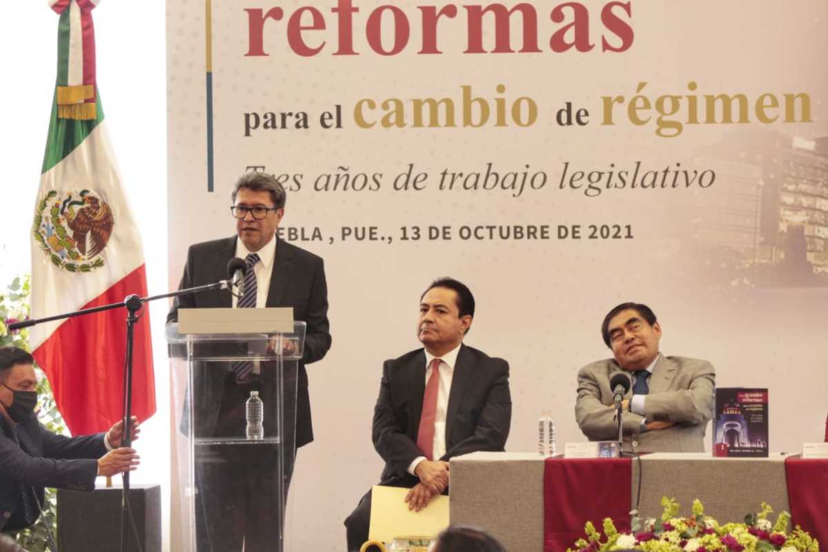 Presentación del libro Las grandes reformas para el cambio de régimen. (Melanie Torres)