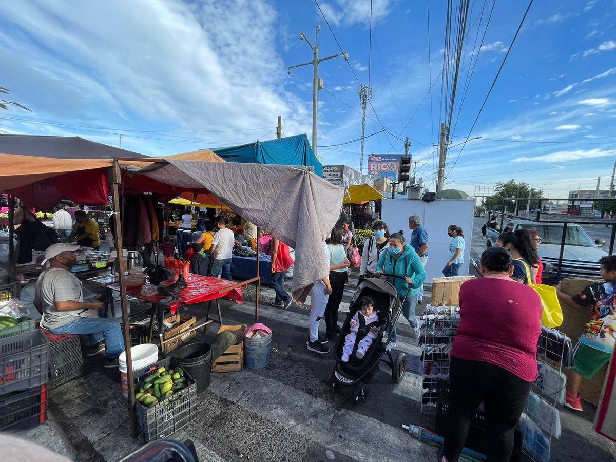 En el Tianguis de Polanco no se cumplen protocolos de sanidad. (Karla Rodríguez)