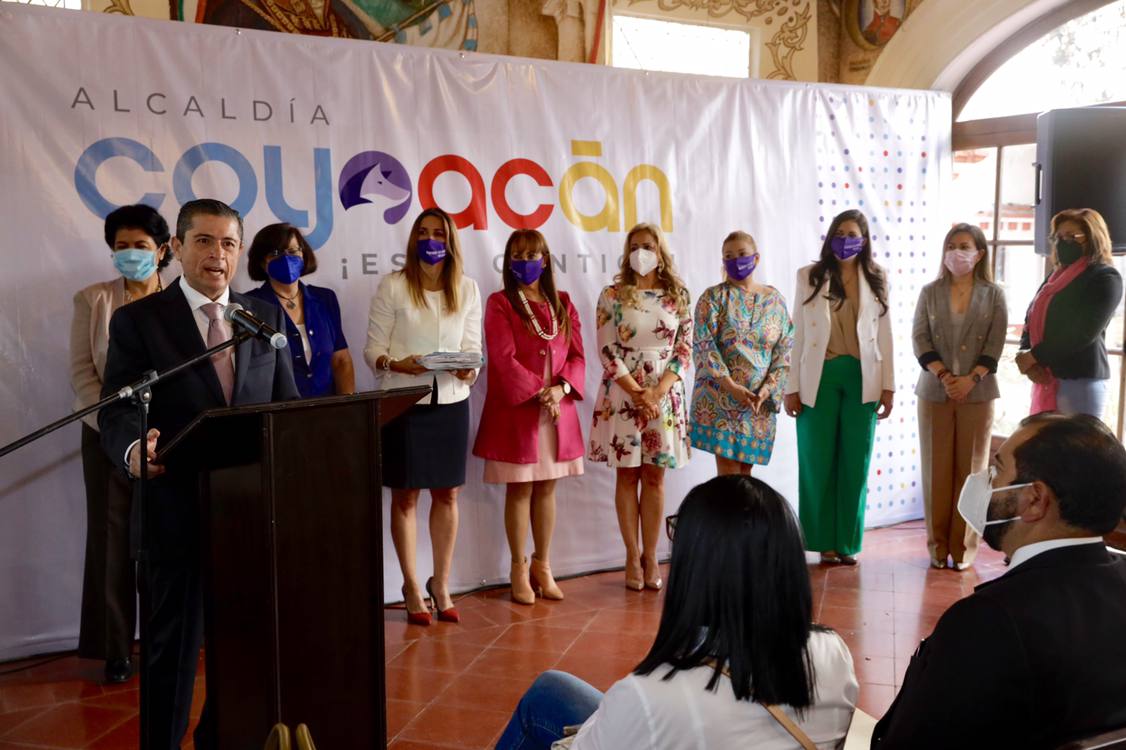 El alcalde de Coyoacán firmó la iniciativa “3 de 3 contra la violencia ampliada”